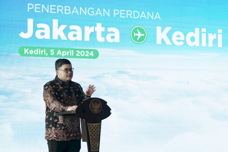 Bupati Kediri saat menghadiri acara first landing Bandara Dhoho Kediri/RMOLJatim