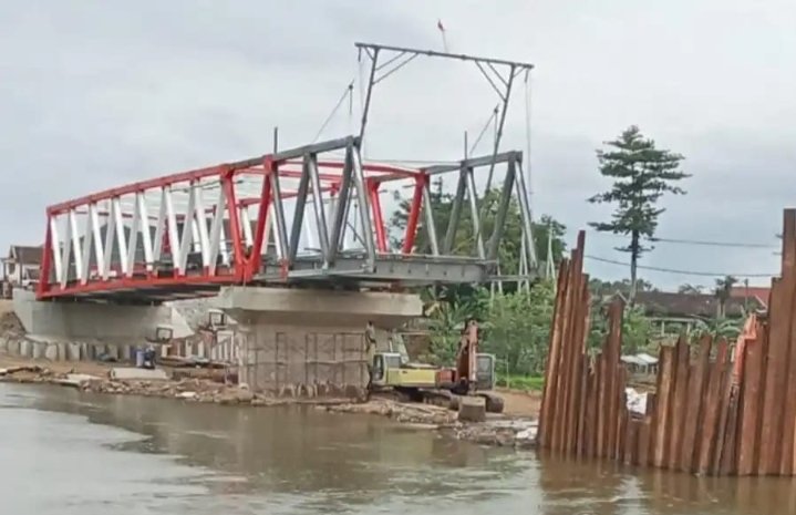 Progres pembangunan Jembatan Jongbiru Kediri/RMOLJatim