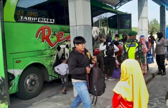 Suasana Terminal Seloaji Ponorogo dipadati pemudik/Ist