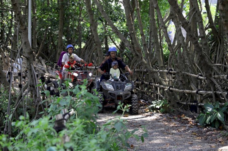 Teks foto: Adventure Land Romokalisari Surabaya/ist