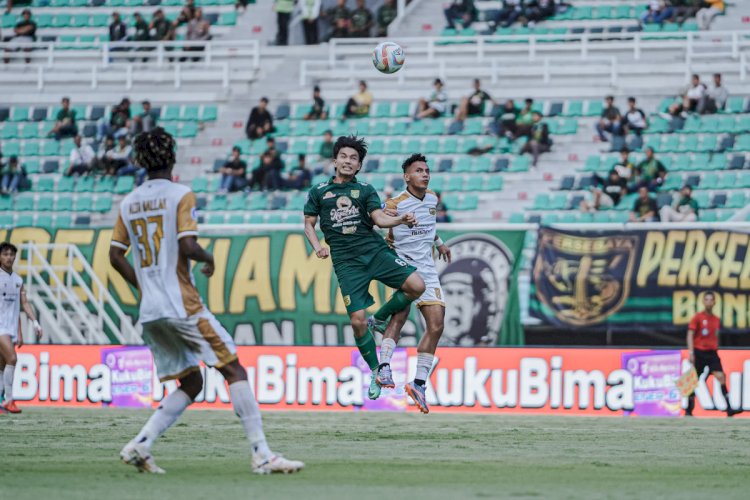 Pemain Surabaya harus kalah 0-3 dari Dewa United dalam pertandingan di Gelora Bung Tomo Surabaya/ist