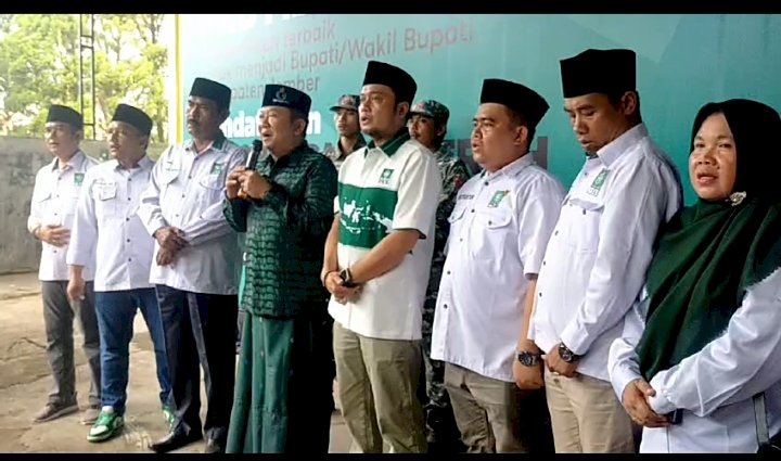 Bupati Hendy saat mendaftar Bacabup di Kantor PKB Jember/RMOLJatim