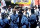 Ketum PB PGRI Unifa Rosyadi Disambut Demo Ratusan Guru di Jembet