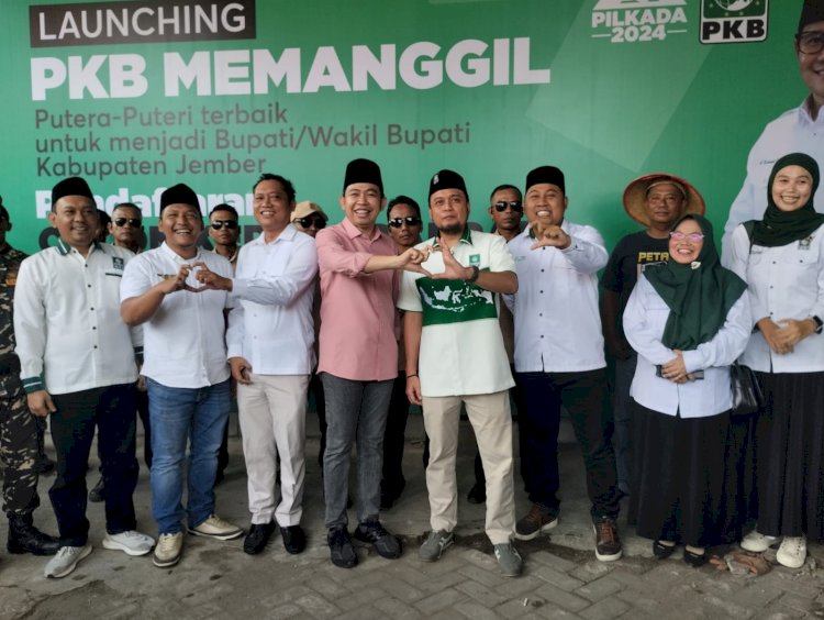 Gus Fawait bersama rombongan, saat mendatangi Kantor DPC PKB Jember, diterima ketua DPC PKB Jember HM Ayub Junaidi dan tim Deks Pilkada/RMOLJatim