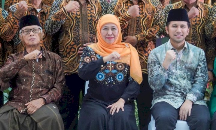 Khofifah dan Emil Dardak saat menghadiri LDII Jatim/Ist 