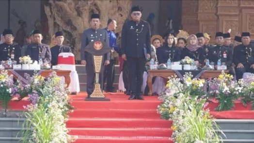 Pj Bupati Madiun Tontro Pahlawanto saat memimpin upacara Hardiknas 2024/ist