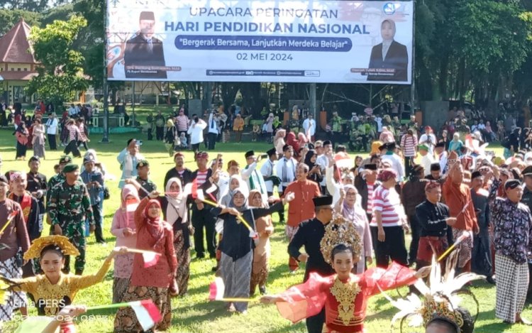    Suasana upacara peringatan Hardiknas 2024 di Bondowoso/ist