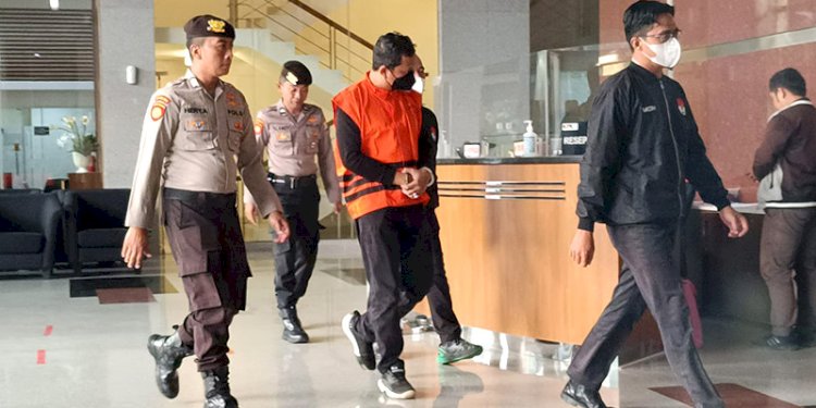 Bupati Sidoarjo Ahmad Muhdlor Ali alias Gus Muhdlor saat digiring petugas KPK/RMOL