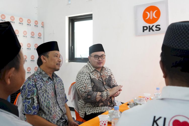 Mas dhito saat bertemu dengan Ketua DPD PKS Kabupaten Kediri