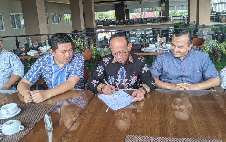 Tiga Ketua Partai Politik di Bondowoso saat deklarasi Koalisi Bismillah/RMOLJatim