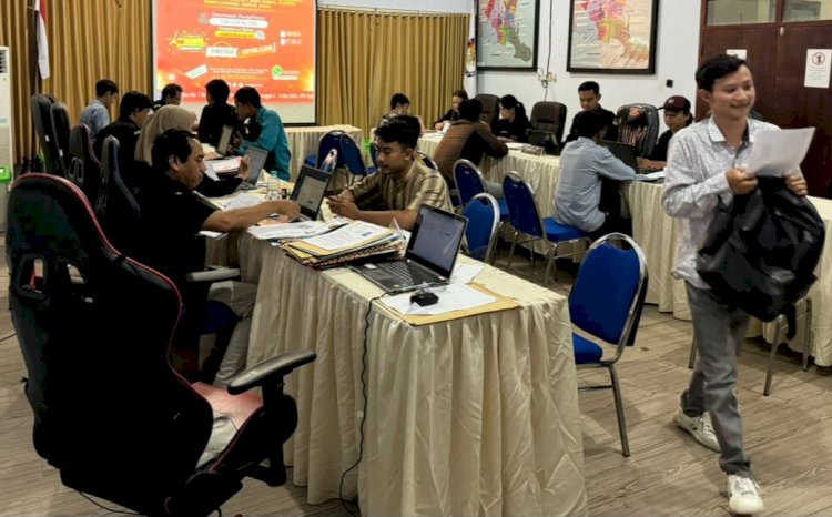 KPU Banyuwangi melayani pendaftar calon tenaga ad hoc PPS Pilkada 2024/ist