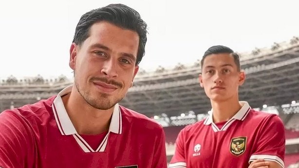 Thom haye dan Jay Idzes, dua pemain naturalisasi./ Dok PSSI