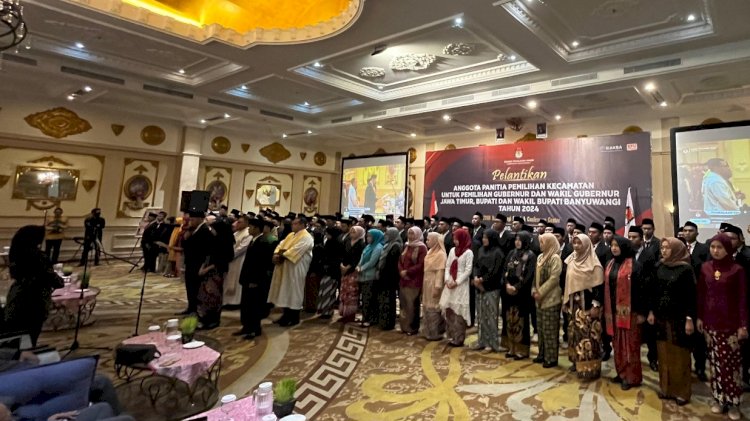 Pelantikan 125 anggota PPK di Hotel Aston Banyuwangi/ist