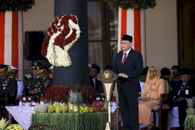 Pimpin Upacara Harkitnas 2024, Plh. Gubernur Jatim SoemiarsonoBobby 