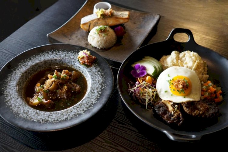 Grand Swiss-Belhotel Darmo Surabaya luncurkan tiga hidangan khas, rawon kikil, Bintoro fried rice dan pan seared salmon/ist