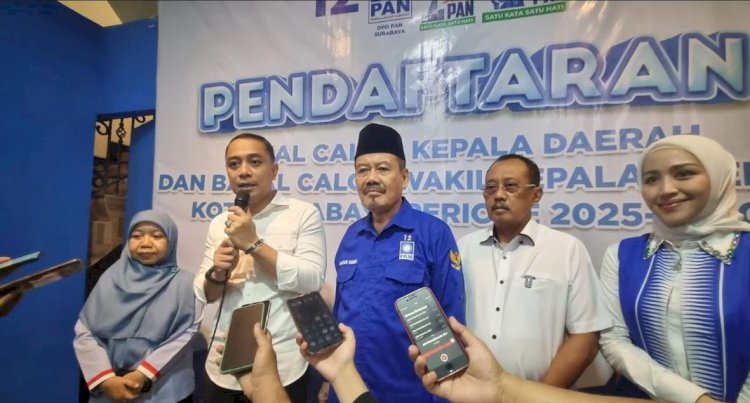 Eri-Armuji saat daftar Bacawali-Bacawawali ke DPD PAN Surabaya/RMOLJatim