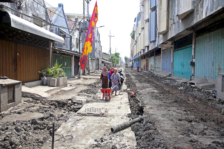 Teks foto: Proyek Box Culvert Jalan Kapasari I Surabaya/RMOLJatim