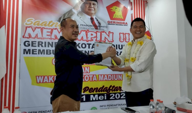 Kiagus Firdaus saat mengembalikan formulir pendaftaran calon Wakil Walikota Madiun ke Partai Gerindra/ist