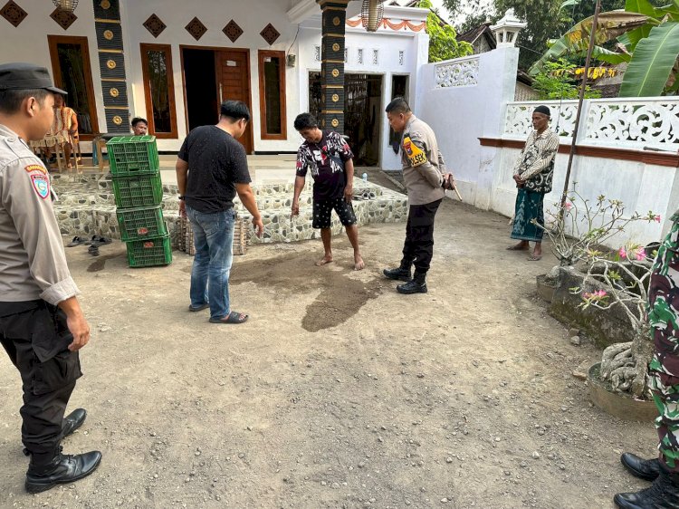 Kapolsek Jenggawah, AKP Eko Basuki Teguh Agrowibowo bersama anggotanya saat melakukan olah TKP