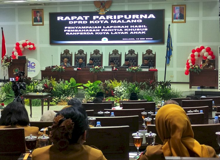 DPRD Kota Malang saat menggelar rapat paripurna bahas Ranperda KLA/RMOLJatim