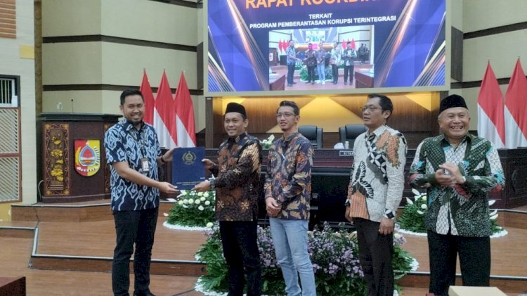 Kasatgas Korsupgah Wilayah 3 KPK, Wahyudi Narso, saat rakor pemberantasan korupsi terintegrasi, di ruang Paripurna DPRD Jember, Kamis (30/5).