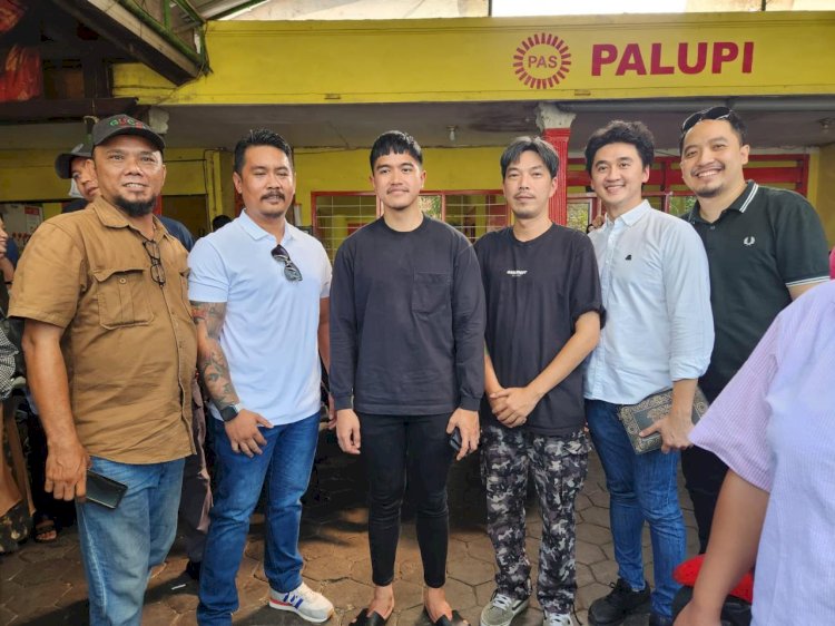 Teks foto: Richard Handiwiyanto bersama Kaesang Pangarep/RMOLJatim