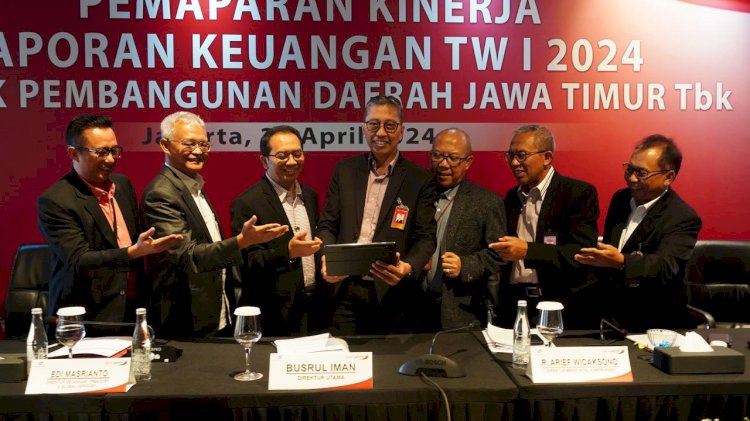 Jajaran Direksi Bank Jatim/ist