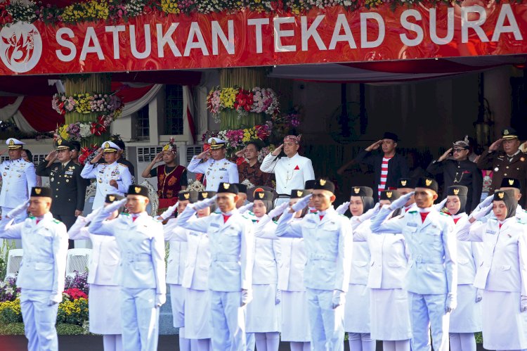 Teks foto: Upacara peringatan Hari Lahir Pancasila di Halaman Balai Kota Surabaya/ist