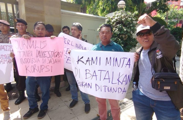 Aksi para jurnalis di Gresik 
