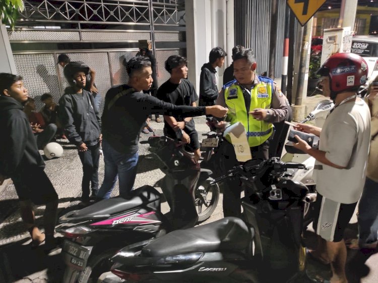 Penindakan roda dua yang tidak sesuai standar di Surabaya 