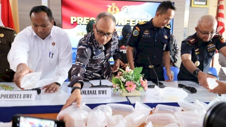 Konferensi pers kasus penyelundupan lobster/ ist