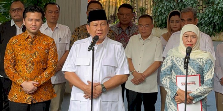  Prabowo Subianto memberi keterangan pers, didampingi Khofifah Indar Parawansa dan Emil Elistianto Dardak/RMOL.