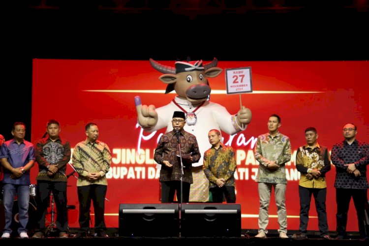Peluncuran maskot si Boki di alun alun/Ist
