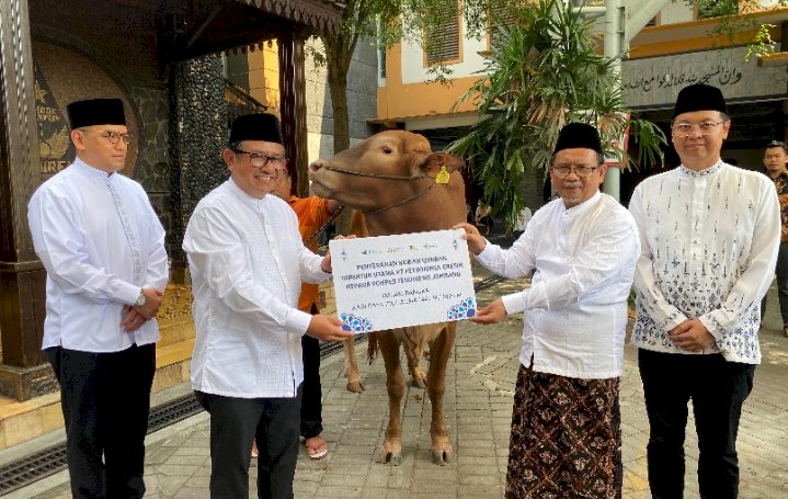 Penyerahan sapi kurban dari PT Pupuk Indonesia dan DU Petrokimia Gresik di Pesantren Tebuireng/RMOLJatim