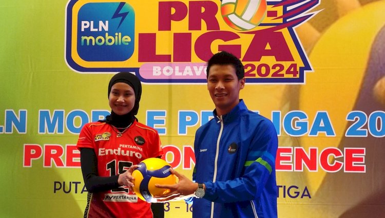 Kapten Tim Putri Pertamina Enduro Hani Budiarti (kiri) bersama Kapten Tim Putra Pertamina Pertamax Aji Maulana/RMOLJatim