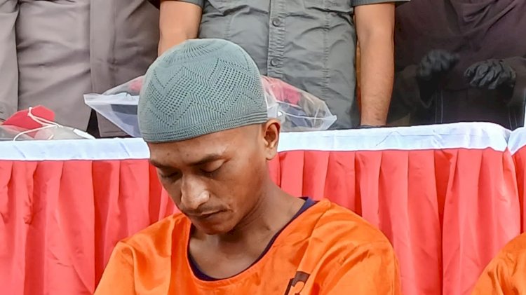 Tersangka saat tertunduk di Polres Probolinggo. /RMOL Jatim 