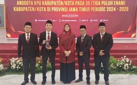 5 Komisioner baru KPU Jember usai dilantik di Jakarta/ist
