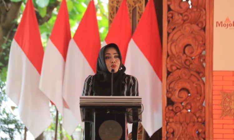 Bupati Mojokerto Ikfina Fahmawati