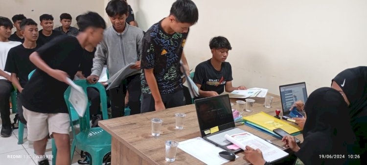 Proses screening pemain jelang Kejuaraan Nasional Sepakbola Piala Bergilir KONI Pusat Ke V tahun 2024/RMOLJatim