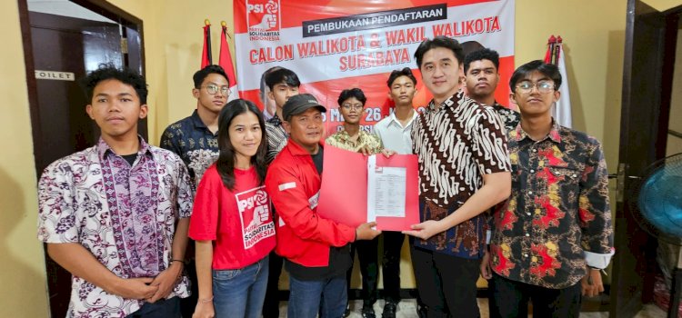 Bro Richard mengembalikan formulir pendaftaran calon wakil wali kota Surabaya ke Kantor DPD PSI/RMOLJatim