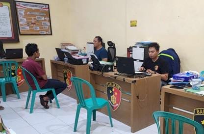 Tersangka MO saat menjalani penyidikan di Mapolsek Sumbersari/Ist