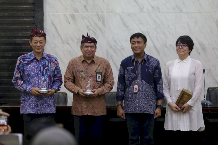 Teks foto: Irvan Wahyudrajat bersama organisasi think tank, Koso Nippon/RMOLJatim