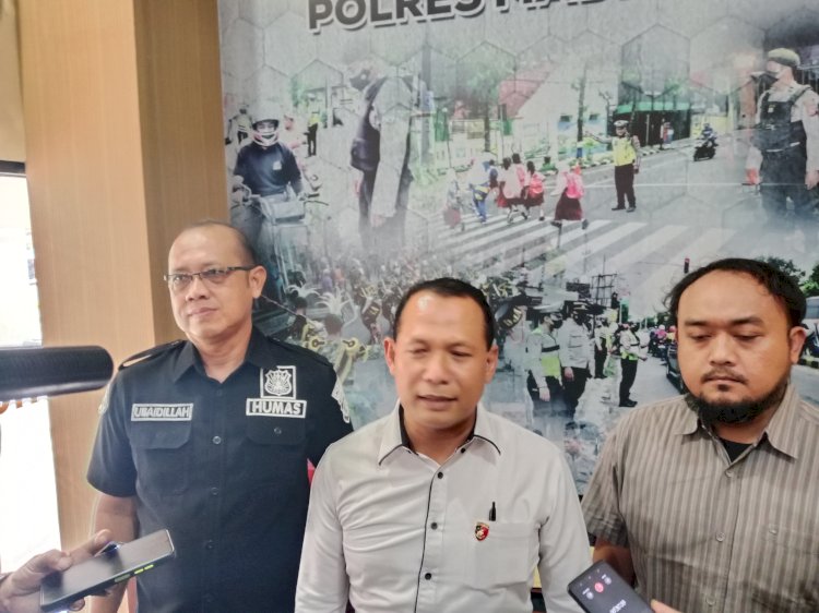 Kasat Reskrim Polres Madiun Kota AKP Sujarno (tengah) saat press release di kantor Humas Polres Madiun Kota/RMOLJatim)