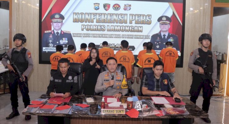 Kapolres Lamongan, AKBP Bobby Condroputra saat konfrensi pers/RMOLJatim