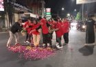 Peringati Kudatuli, Kader PDIP Kota Madiun Lakukan Aksi Tabur Bunga