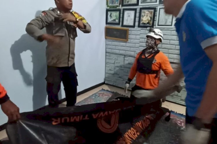 Tim SAR dan korban longsor