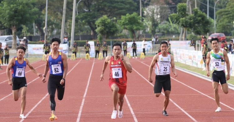 Lalu Muhammad Zohri (merah) pelari tercepat nomor 100m Putra di ASEAN Univeresity Games 2024/Ist