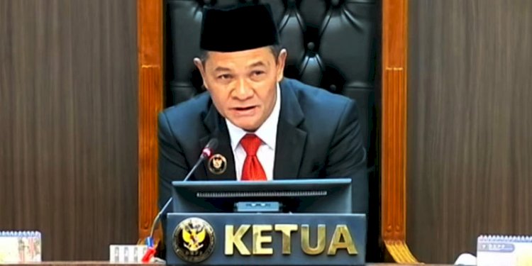 Ketua DKPP, Heddy Lugito, usai membacakan putusan/Repro