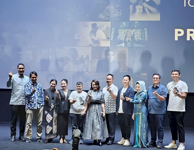 Hendy Setiono menghadiri jumpa pers film dokumenter “All Access to Rossa 25 Shining Years/ist