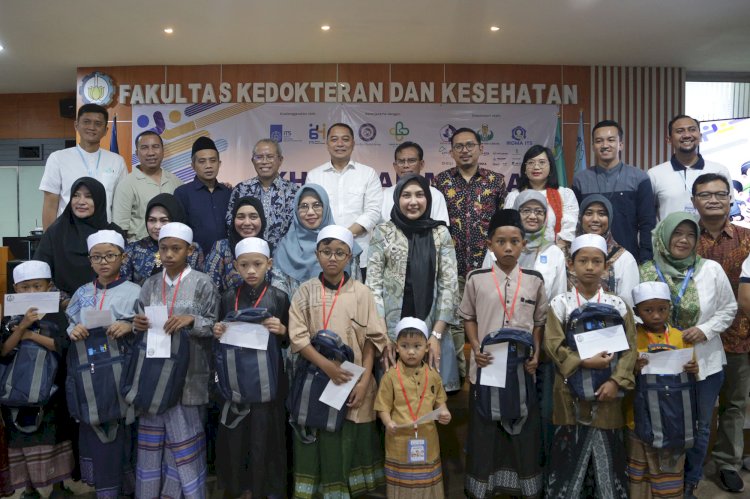 Teks foto: Wali Kota Eri menghadiri acara khitan massal/ist